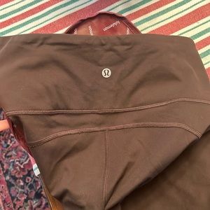 LULULEMON Groove Super High-Rise Flared Pant Nulu Regular (espresso)